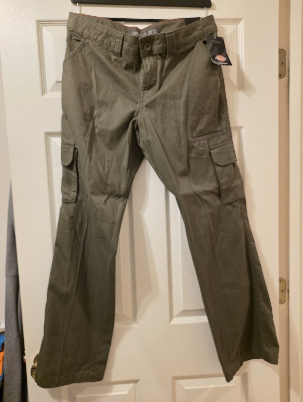 Dickies Relaxed Fit Cargo Pants in Military Green NWT